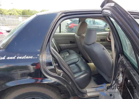 2011 Ford Crown Victoria Police Interceptor z USA, uszkodzony, nr VIN 2FABP7BV9BX141326